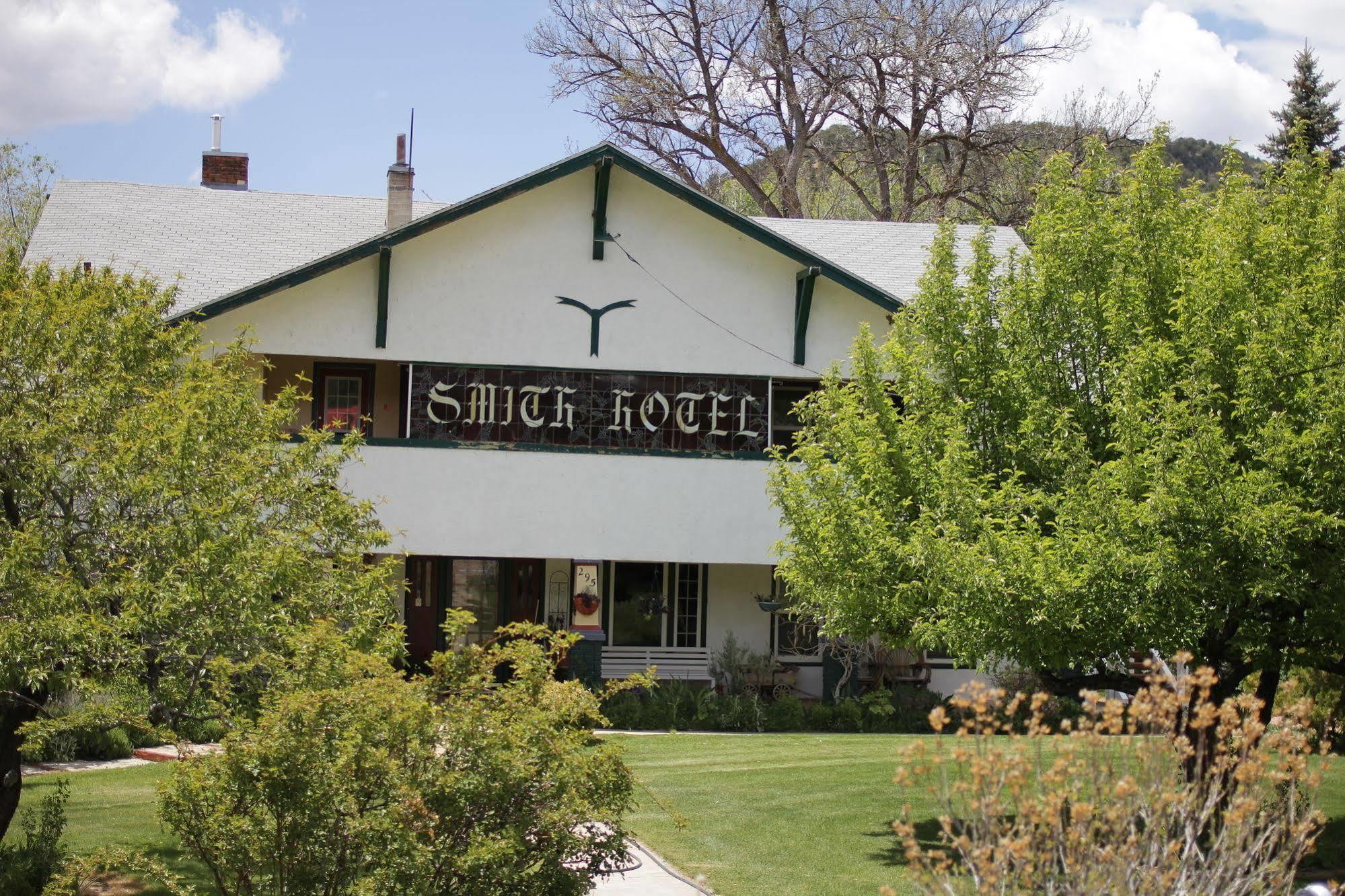Historic Smith Hotel B&B Glendale Exterior photo